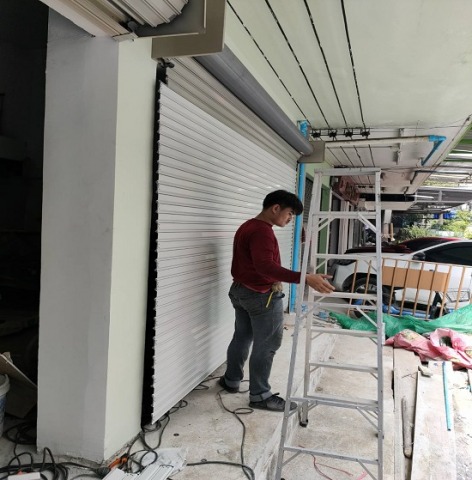 ติดตั้งประตูม้วนร้านเสริมสวย