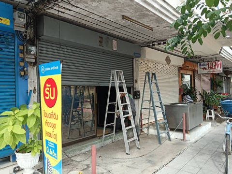 เปลี่ยนประตูม้วนระบบมือดึงเป็นระบบไฟฟ้า พระราม2